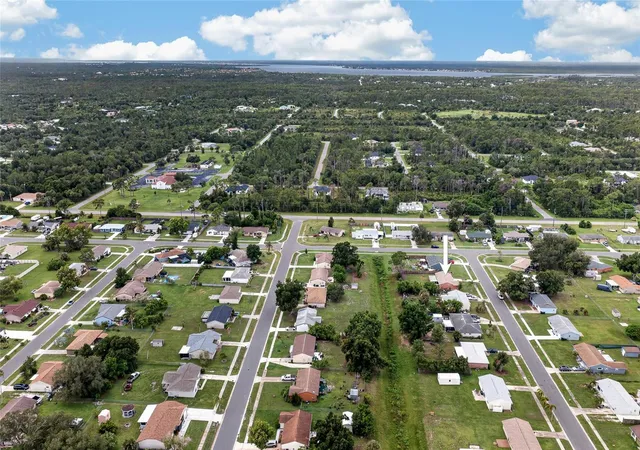 Photo 3 of Single family home for sale at 7582 Lyncrest St, North Port, FL 34287 | MLS# C7528958 | Listing updated on 2026-10-07