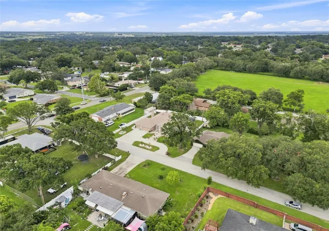 Photo 4 of Single family home for sale at 5008 Lakeview Blvd, Lakeland, FL 33813 | MLS# P4939444 | Listing updated on 2026-10-03
