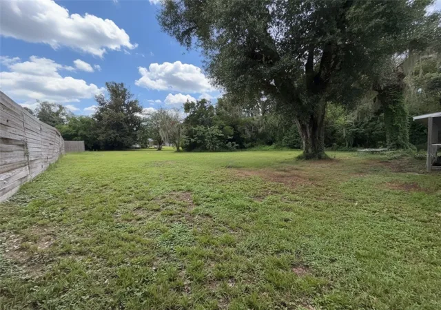 Photo 2 of Single family home for sale at 37318 Carter Ave, Dade City, FL 33523 | MLS# A4701418 | Listing updated on 2026-09-13