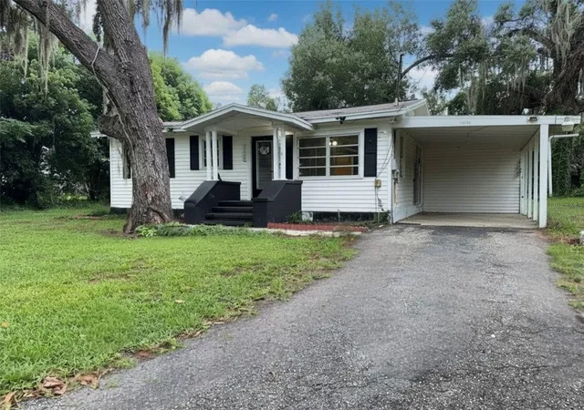 Photo 3 of Single family home for sale at 37318 Carter Ave, Dade City, FL 33523 | MLS# A4701418 | Listing updated on 2026-09-13