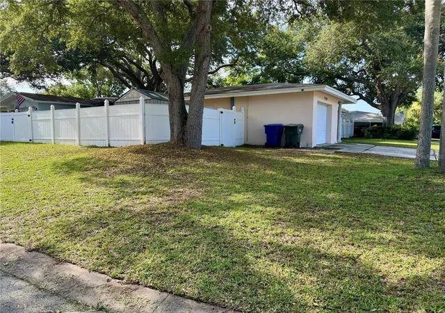 4th image of 1709 Eaton Dr Ne, Clearwater, FL 33756 | MLS# TB8533800