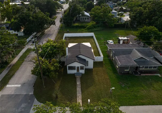Photo 3 of Single family home for sale at 624 Illinois Ave, Saint Cloud, FL 34769 | MLS# O6429090 | Listing updated on 2026-09-24