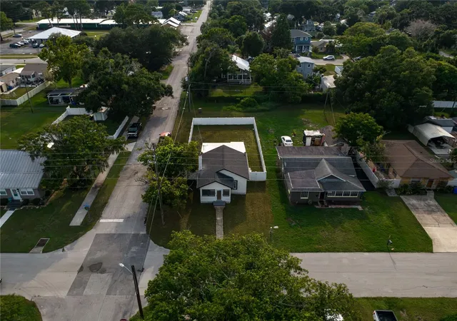 Photo 4 of Single family home for sale at 624 Illinois Ave, Saint Cloud, FL 34769 | MLS# O6429090 | Listing updated on 2026-09-24