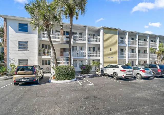 1st image of 5940 Easy St #K31, Bradenton, FL 34207 | MLS# A4701420