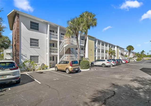 2nd image of 5940 Easy St #K31, Bradenton, FL 34207 | MLS# A4701420