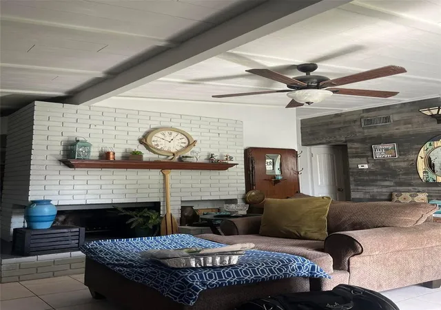 Photo 1 of Single family home for sale at 1529 W River Ln, Tampa, FL 33603 | MLS# TB8533809 | Listing updated on 2026-10-20