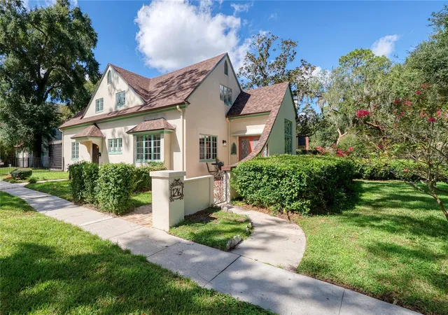 Photo 1 of Single family home for sale at 1216 Golden Ln, Orlando, FL 32804 | MLS# O6429106 | Listing updated on 2026-09-17