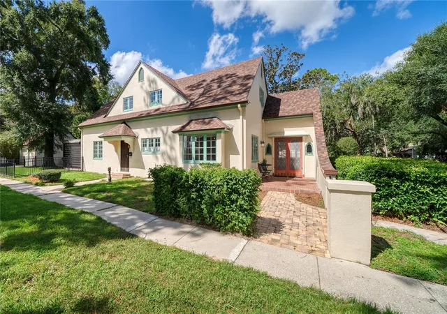 Photo 2 of Single family home for sale at 1216 Golden Ln, Orlando, FL 32804 | MLS# O6429106 | Listing updated on 2026-09-17