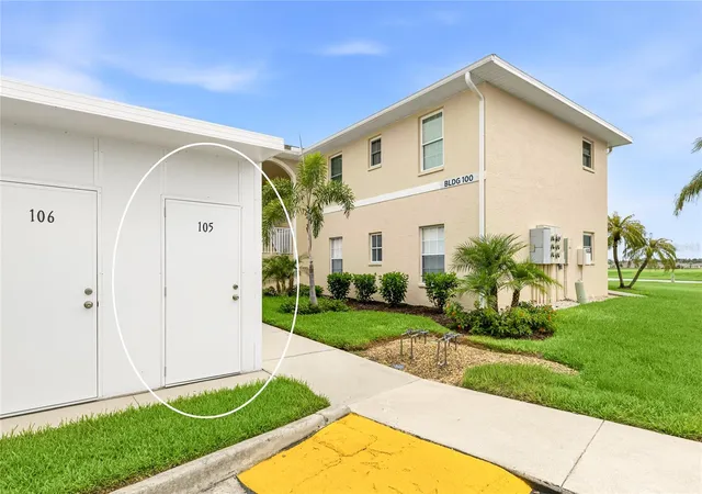Photo 2 of Condo for sale at 5800 Sabal Tr Dr #105, North Port, FL 34287 | MLS# A4701427 | Listing updated on 2026-09-03