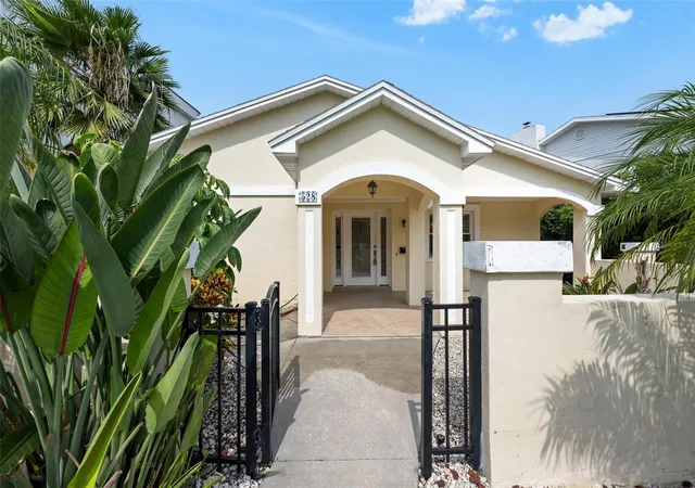 Photo 1 of Single family home for sale at 528 Lucerne Ave, Tampa, FL 33606 | MLS# TB8533828 | Listing updated on 2026-08-07