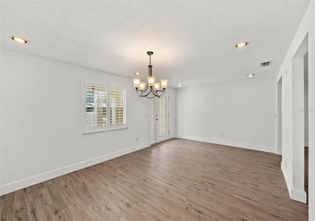 Photo 3 of Single family home for sale at 528 Lucerne Ave, Tampa, FL 33606 | MLS# TB8533828 | Listing updated on 2026-08-07