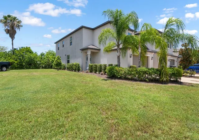 3rd image of 635 Royal Empress Dr, Ruskin, FL 33570 | MLS# TB8533829