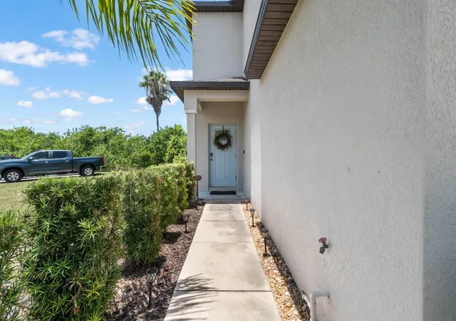 5th image of 635 Royal Empress Dr, Ruskin, FL 33570 | MLS# TB8533829
