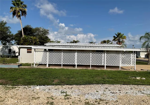 4th image of 71 Bull Bay Ln #71, Englewood, FL 34224 | MLS# D6148245