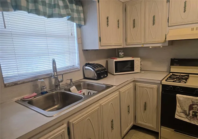 4th image of 5356 81St St N, St. Petersburg, FL 33709