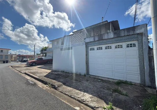 Photo 4 of Sale Pending at 950(19ak) Linancero St Ext Country Clb Development, San Juan, PR 00924 | MLS# PR9123053 | Listing updated on 2026-08-14