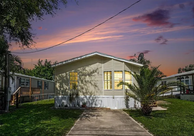 1st image of 4928 Elizabeth Ave, Sarasota, FL 34233 | MLS# A4701438