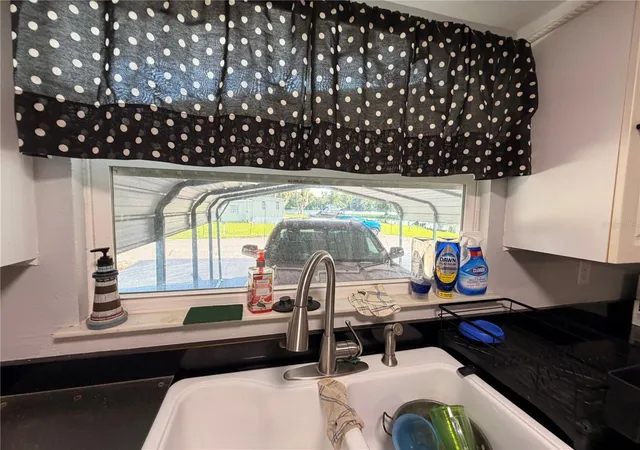 Photo 4 of Manufactured home for sale at 56350 Acorn Rd, Astor, FL 32102 | MLS# R4911727 | Listing updated on 2026-08-24
