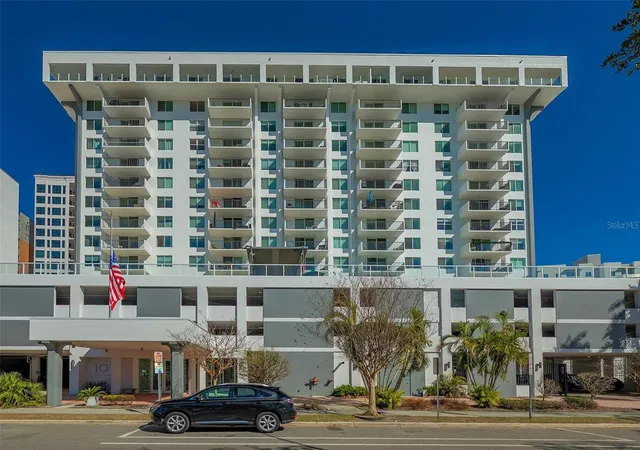 2nd image of 101 S Gulfstream Ave #4J, Sarasota, FL 34236 | MLS# A4701440