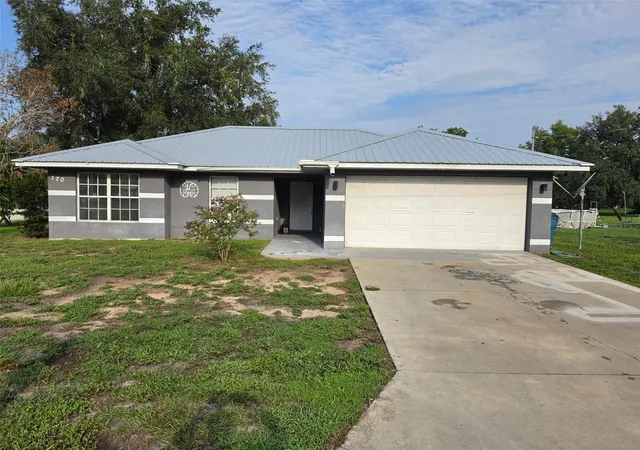 Photo 1 of Single family home for sale at 720 Se Pine Ave, Fort Meade, FL 33841 | MLS# L4963892 | Listing updated on 2026-08-20