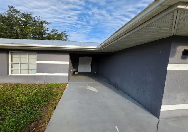 Photo 2 of Single family home for sale at 720 Se Pine Ave, Fort Meade, FL 33841 | MLS# L4963892 | Listing updated on 2026-08-20