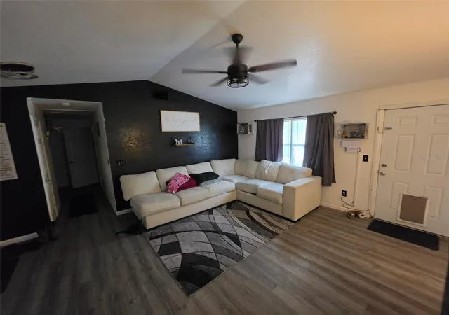 Photo 3 of Single family home for sale at 720 SE Pine Ave, Fort Meade, FL 33841 | MLS# L4963892 | Listing updated on 2026-08-20