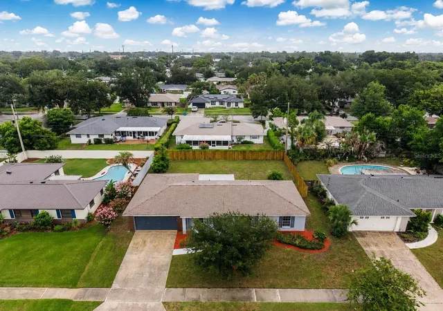 Photo 2 of Single family home for sale at 4931 Tellson Pl, ORLANDO, FL 32812 | MLS# S5154625 | Listing updated on 2026-10-09