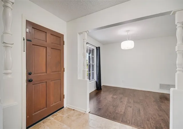 Photo 4 of Single family home for sale at 4931 Tellson Pl, Orlando, FL 32812 | MLS# S5154625 | Listing updated on 2026-10-09