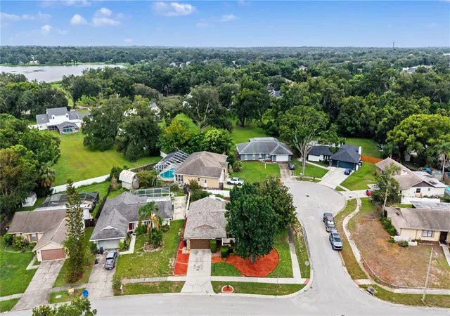 33rd image of 901 Tarawood Ln, Valrico, FL 33594 | MLS# TB8533862