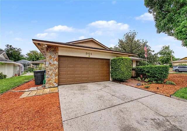 5th image of 901 Tarawood Ln, Valrico, FL 33594 | MLS# TB8533862