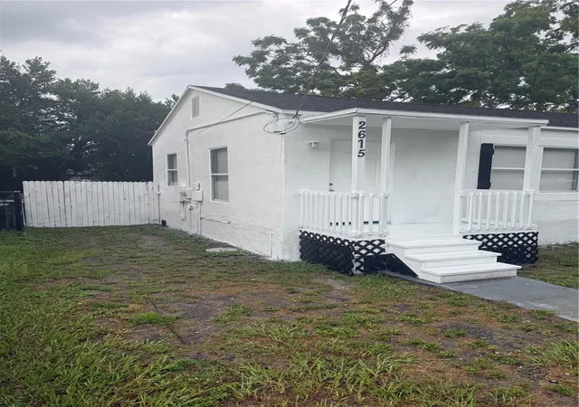 Photo 2 of Single family home for sale at 2615 E 28th Avenue, Tampa, FL 33605 | MLS# TB8533872 | Listing updated on 2026-09-15