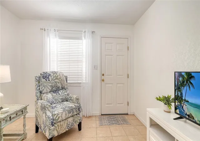 4th image of 1749 Hillview St, Sarasota, FL 34239