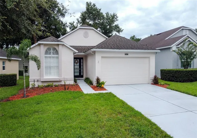 Photo 2 of Single family home for sale at 3622 Westerham Dr, Clermont, FL 34711 | MLS# G5115707 | Listing updated on 2026-08-31