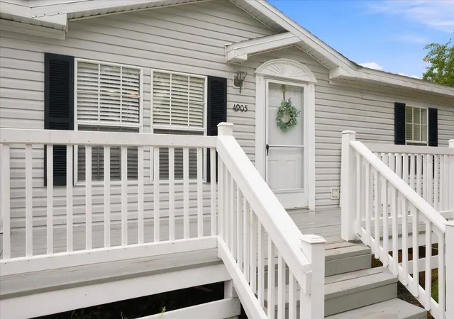 Photo 1 of Manufactured home for sale at 4905 Kyle Lee Ln, Plant City, FL 33567 | MLS# L4963897 | Listing updated on 2026-10-07