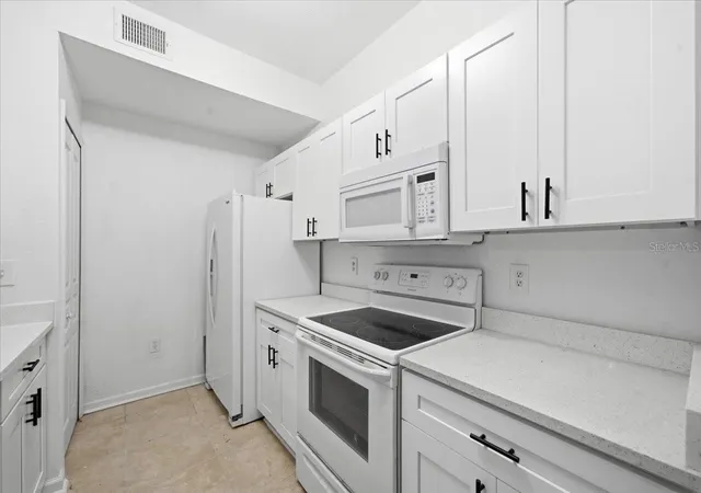 Photo 4 of Condo for sale at 17104 Carrington Park Dr #516, Tampa, FL 33647 | MLS# TB8533888 | Listing updated on 2026-08-04