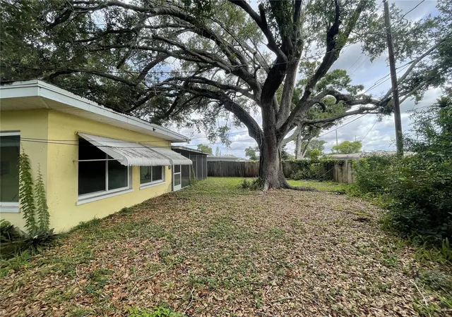 Photo 3 of Single family home for sale at 635 Deville Dr E, Largo, FL 33771 | MLS# TB8533890 | Listing updated on 2026-07-30