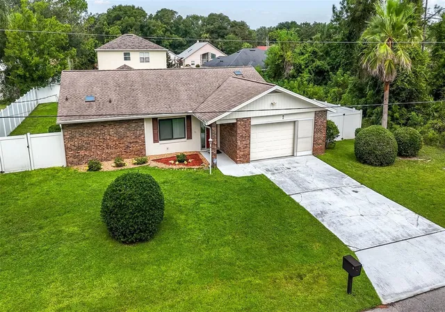 Photo 2 of Single family home for sale at 7 Perkins Ln, Palm Coast, FL 32164 | MLS# FC320298 | Listing updated on 2026-10-01
