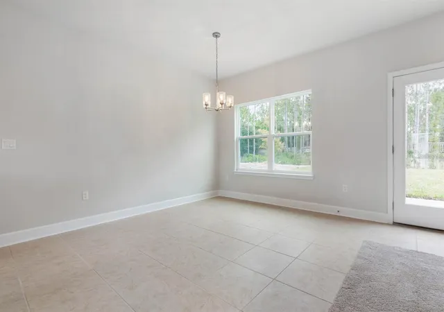 4th image of 9 Squirrel Pl, Palm Coast, FL 32164 | MLS# FC320300