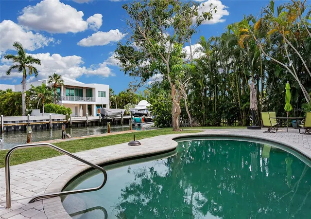 2nd image of 614 Norton St, Longboat Key, FL 34228 | MLS# TB8533896