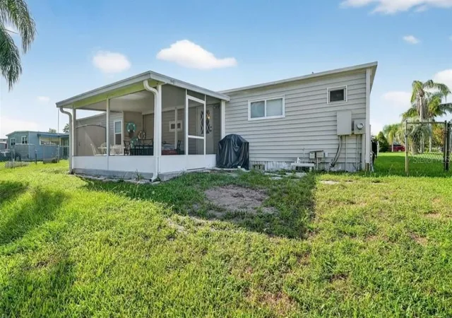 Photo 2 of Manufactured home for sale at 11905 Linda Ave, Tavares, FL 32778 | MLS# O6429167 | Listing updated on 2026-09-30