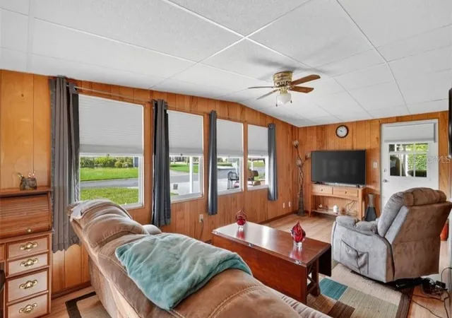 Photo 4 of Manufactured home for sale at 11905 Linda Ave, Tavares, FL 32778 | MLS# O6429167 | Listing updated on 2026-09-30