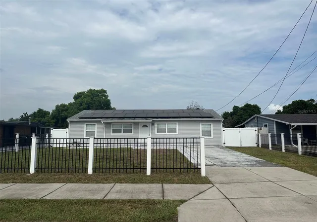 Photo 1 of Sale Pending at 1122 Overdale St, Orlando, FL 32825 | MLS# O6429172 | Listing updated on 2026-10-20