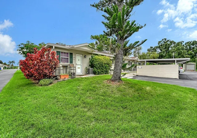 Photo 1 of Single family home for sale at 2436 Golf Crse Dr #707, Sarasota, FL 34234 | MLS# A4701465 | Listing updated on 2026-08-04