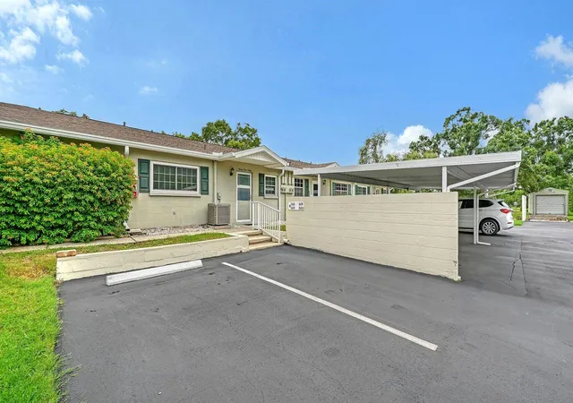 Photo 2 of Single family home for sale at 2436 Golf Crse Dr #707, Sarasota, FL 34234 | MLS# A4701465 | Listing updated on 2026-08-04