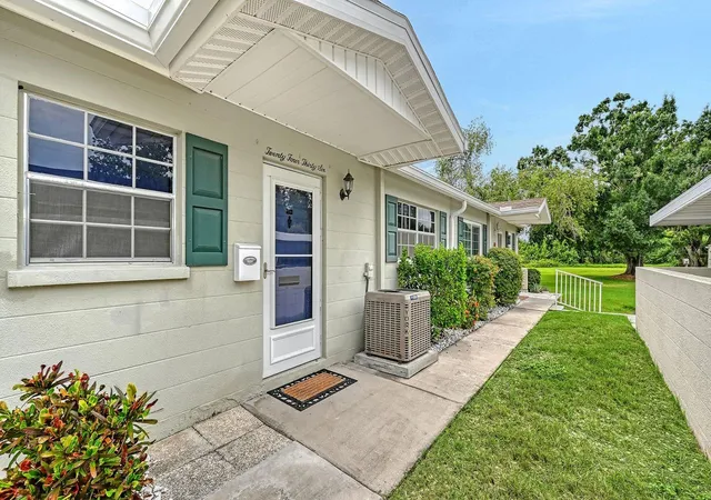 Photo 3 of Single family home for sale at 2436 Golf Crse Dr #707, Sarasota, FL 34234 | MLS# A4701465 | Listing updated on 2026-08-04