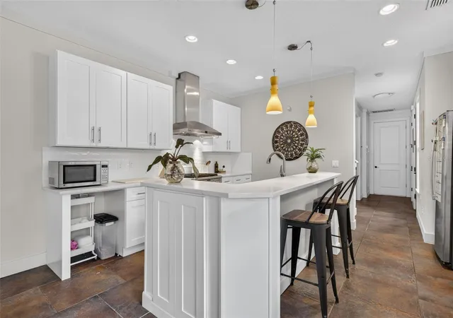 Photo 4 of Townhouse for sale at 1071 Aragon Ave, Winter Park, FL 32789 | MLS# O6429215 | Listing updated on 2026-08-07