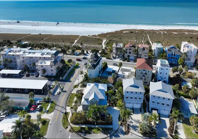 2nd image of 5610 Avenida Del Mare, Sarasota, FL 34242 | MLS# A4701480