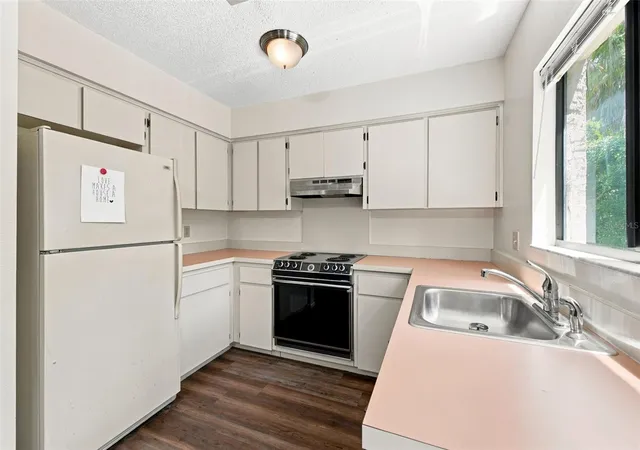 Photo 4 of Condo for sale at 8013 Picketts Ct #1, Weeki Wachee, FL 34613 | MLS# TB8533975 | Listing updated on 2026-09-12