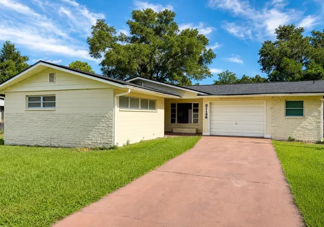 1st image of 21136 Sw Honeysuckle St, Dunnellon, FL 34431 | MLS# OM729448