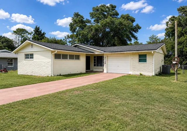 2nd image of 21136 Sw Honeysuckle St, Dunnellon, FL 34431 | MLS# OM729448